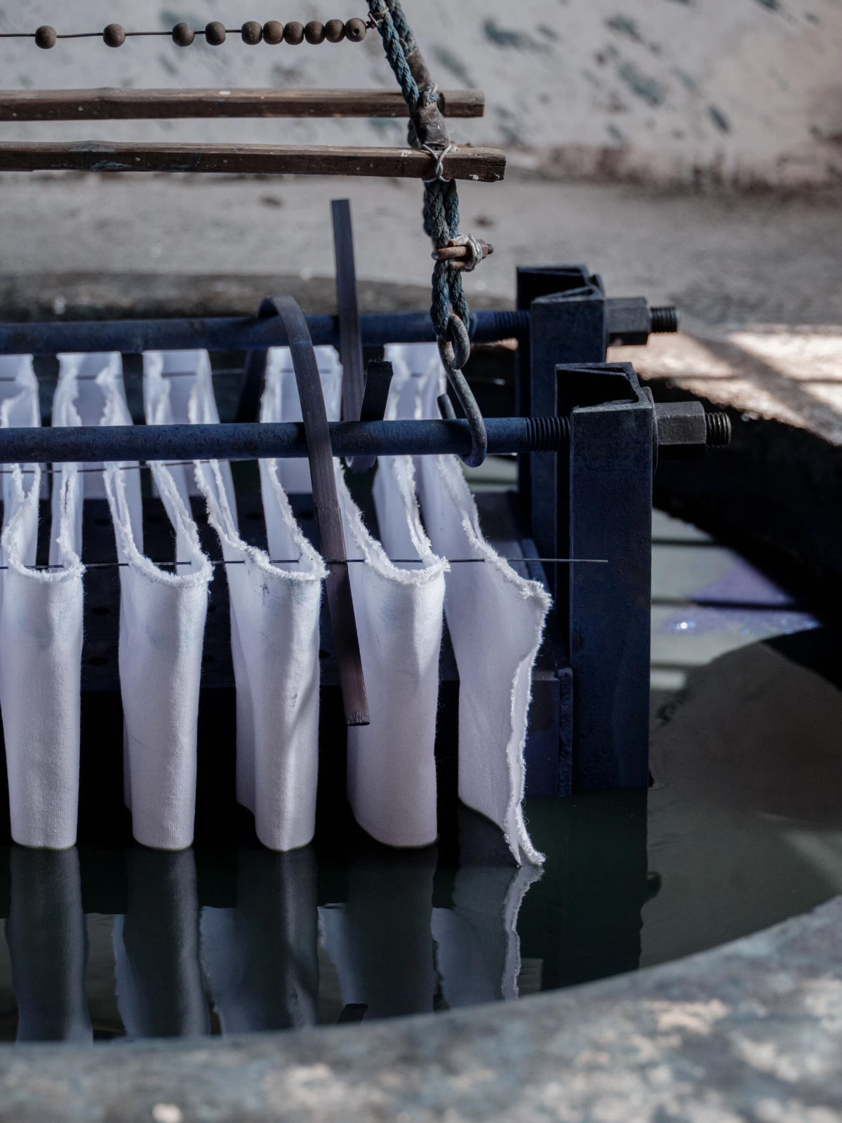 How Plant Indigo-Dyed Fabric Is Made: From Leaf to Everyday Textile