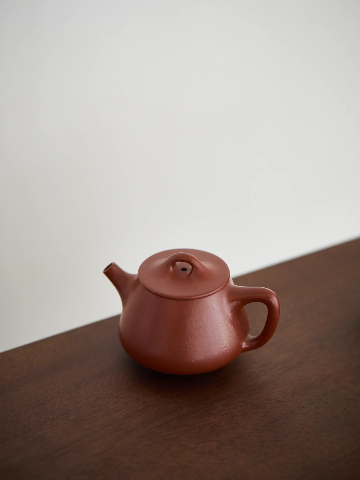 Handmade "Da Hong Pao" (Crimson Robe) Zhuni Clay Three-Legged Tall "Shi Piao" Style Zisha Teapot