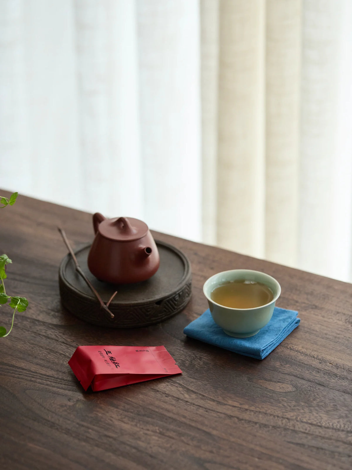 Handmade "Da Hong Pao" (Crimson Robe) Zhuni Clay Three-Legged Tall "Shi Piao" Style Zisha Teapot