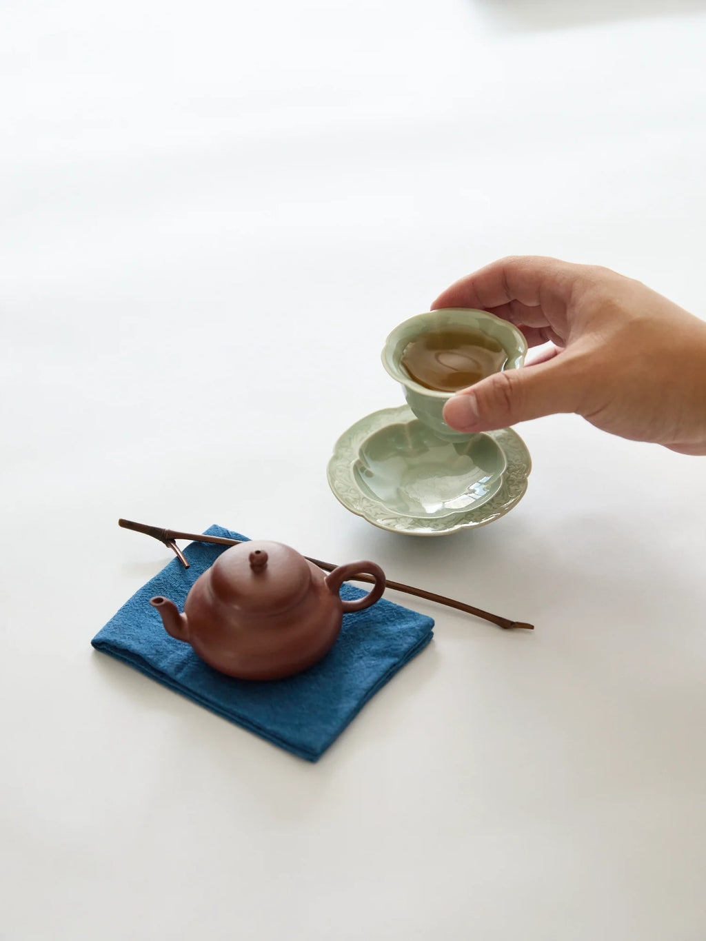 Handmade Purple clay Small flat-shaped zisha teapot