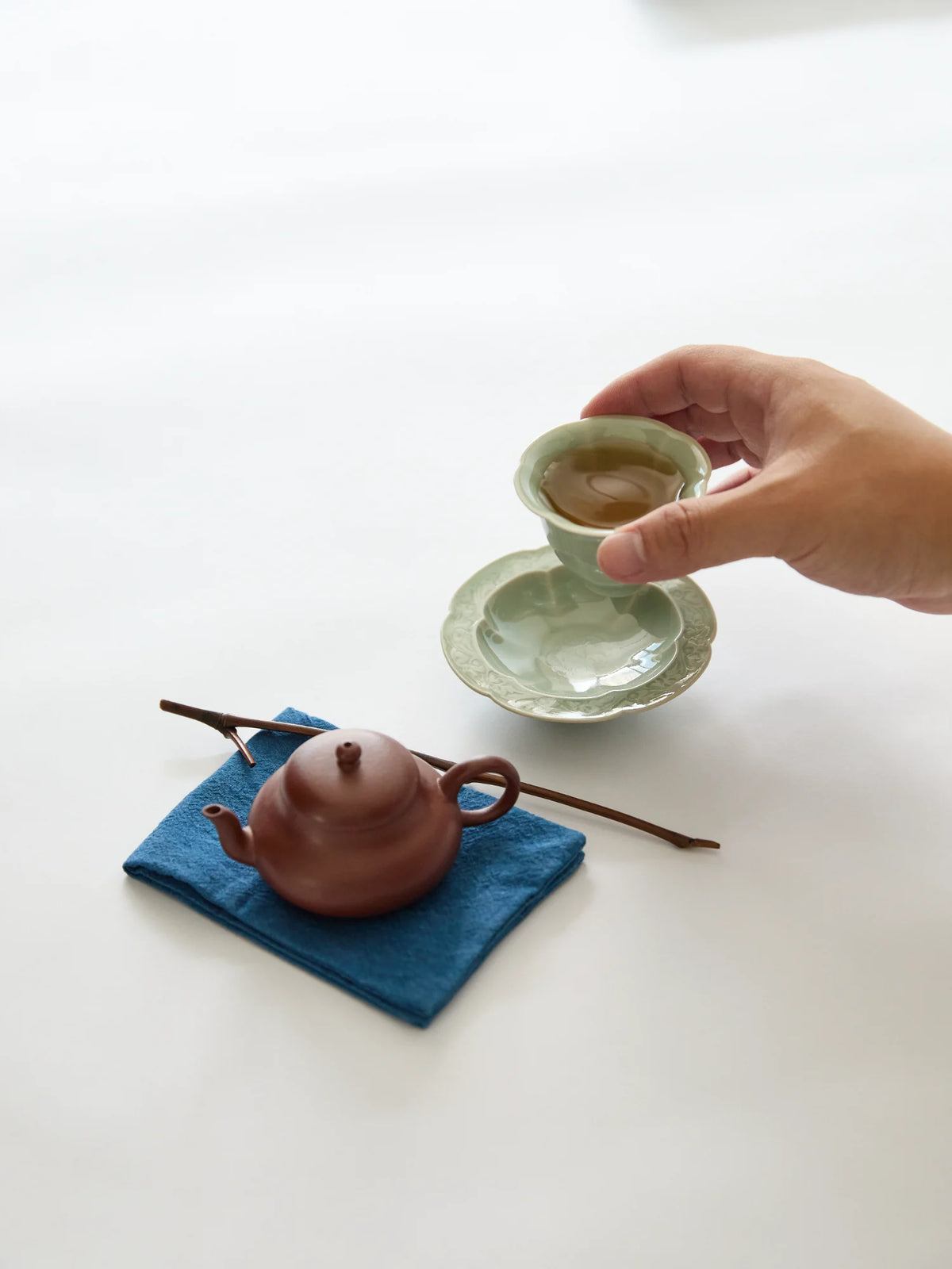 Handmade Purple clay Small flat-shaped zisha teapot