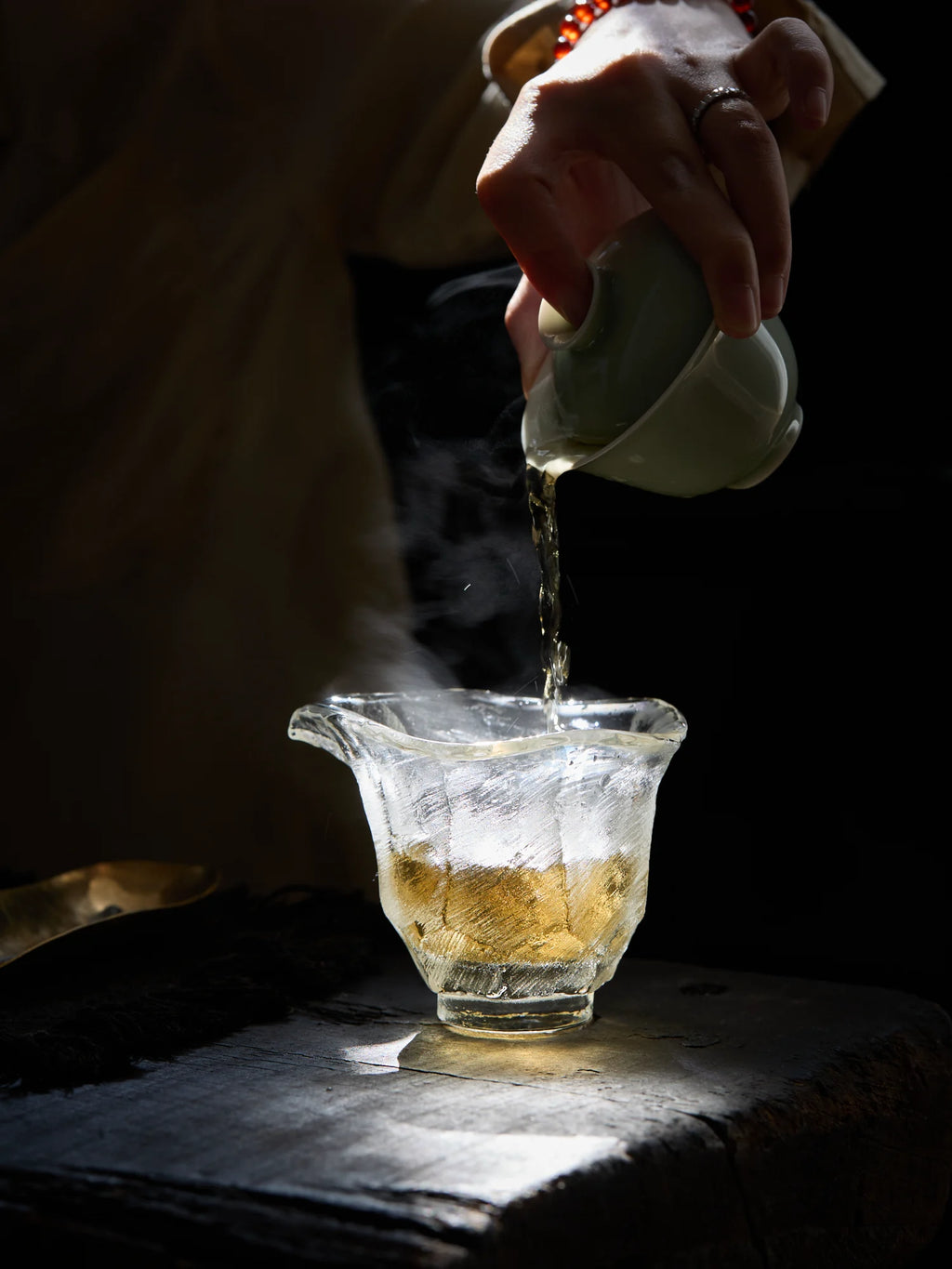 Natural Crystal "Eagle Beak" Fair Cup (Gongdao Bei)