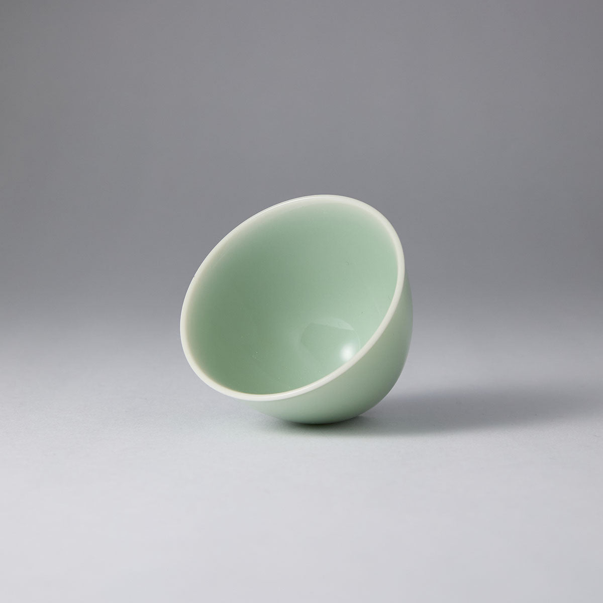 JiXin Cup with heart-shaped center and smooth curved body for Gongfu tea