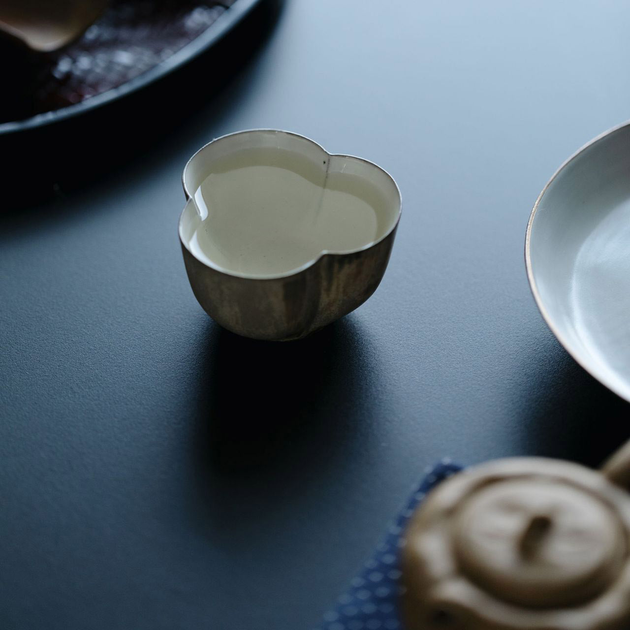 Hand-Pinched Golden-Speckled Zisha Clay Yixing Teapot - Rouseclay