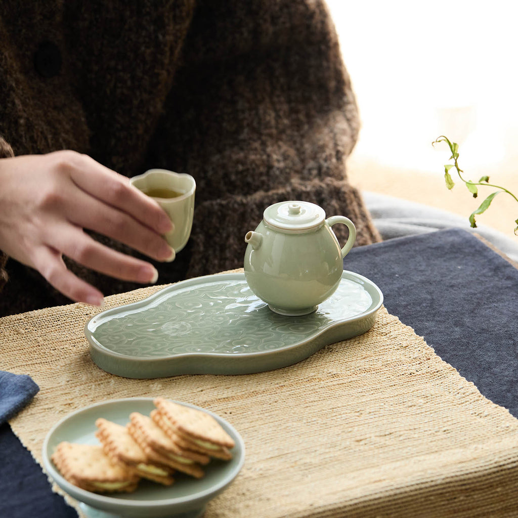 Ou Celadon Tang-Style Short-Spout Gongfu Teapot used for gongfu tea brewing2