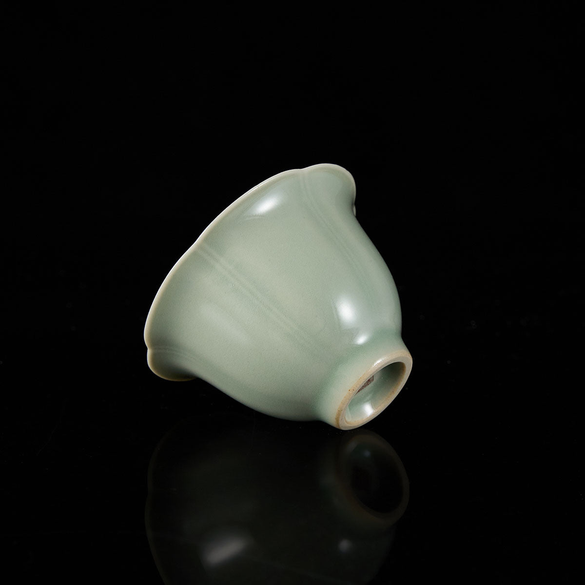 Ou Kiln Song Yun Lily Chinese Cup And Saucer Set side view handmade Chinese ceramic