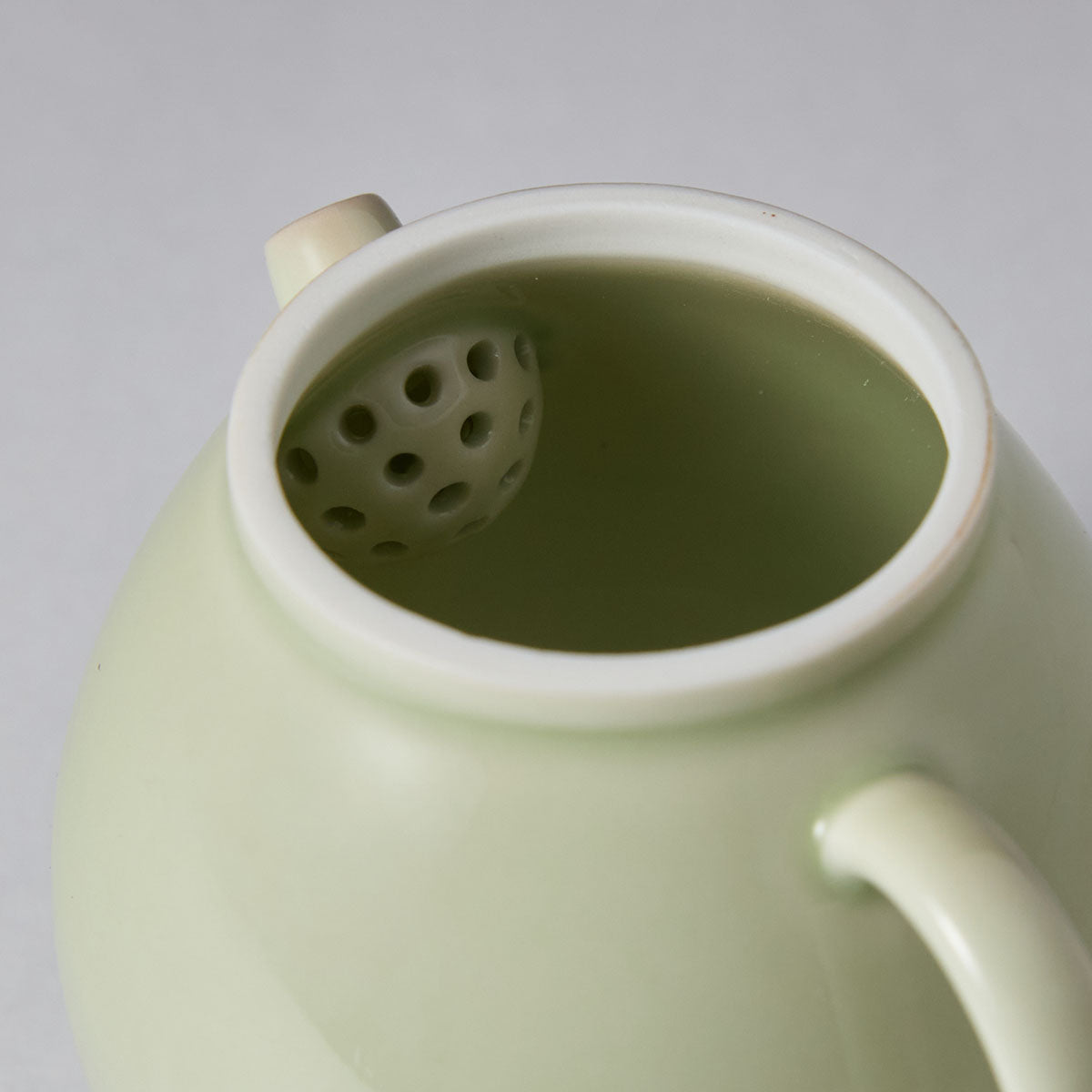 Ou Kiln Short Spout Celadon Chinese Teapot rim detail3 handmade Chinese pottery